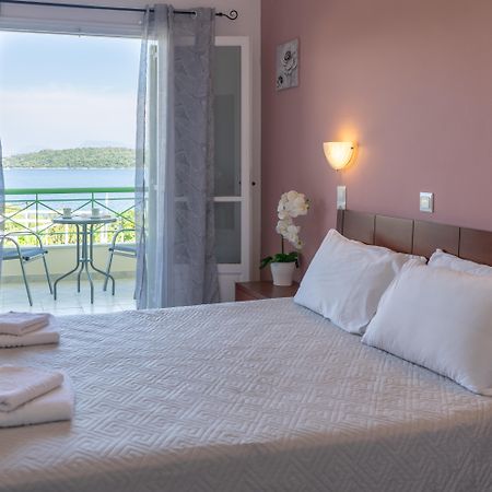 Tropicana Inn Nydri  Eksteriør billede